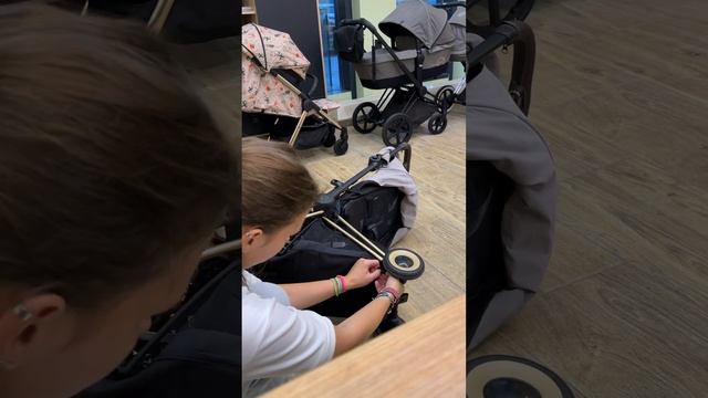 Как снять текстиль коляски Cybex Coya / How to remove seat fabric Cybex coya смотреть онлайн