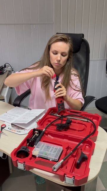 Купили женщины шлифовальную машинку 😂😂помогите раз смотреть онлайн