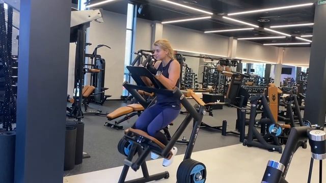 Подъем ног на пресс (тренажер) смотреть онлайн