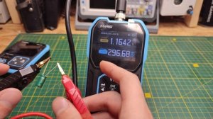 НА ЧТО СПОСОБЕН ТЕСТЕР СОПРОТИВЛЕНИЯ HRM-10 от FNIRSI | Обзо?