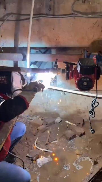 Сварка с давлением воды #сварка #сваркаметалла #сварк? смотреть онлайн