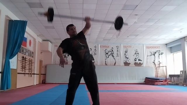 Рывок штанги одной рукой 30 кг в 53 года. Можно и больше в