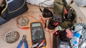 Зарядка шуруповёрта мигает красным светодиодом