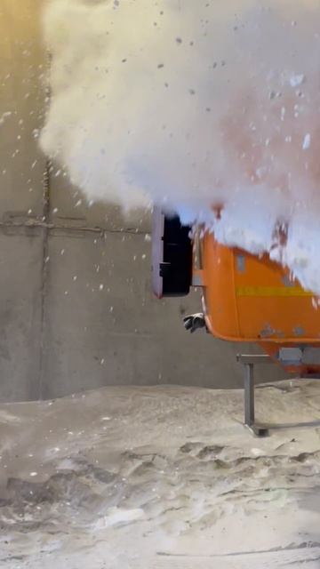 Очистка бензовоза от краски #пескоструй #sandblasting #repair #he смотреть онлайн