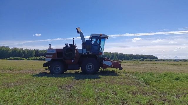 уборка перемешаной травы на силос 2 Комбайна Дон 680 м с? смотреть онлайн