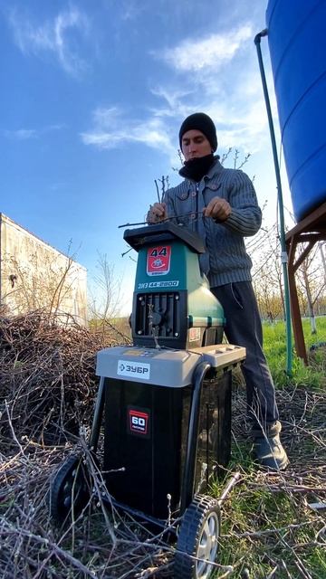 Садовый монстр в деле — ZUBR в действии смотреть онлайн