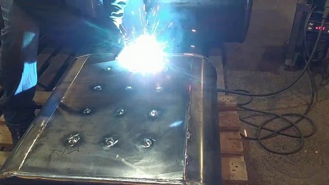 Бойлер косвенного нагрева плоский.Фрагмент сварки по? смотреть онлайн