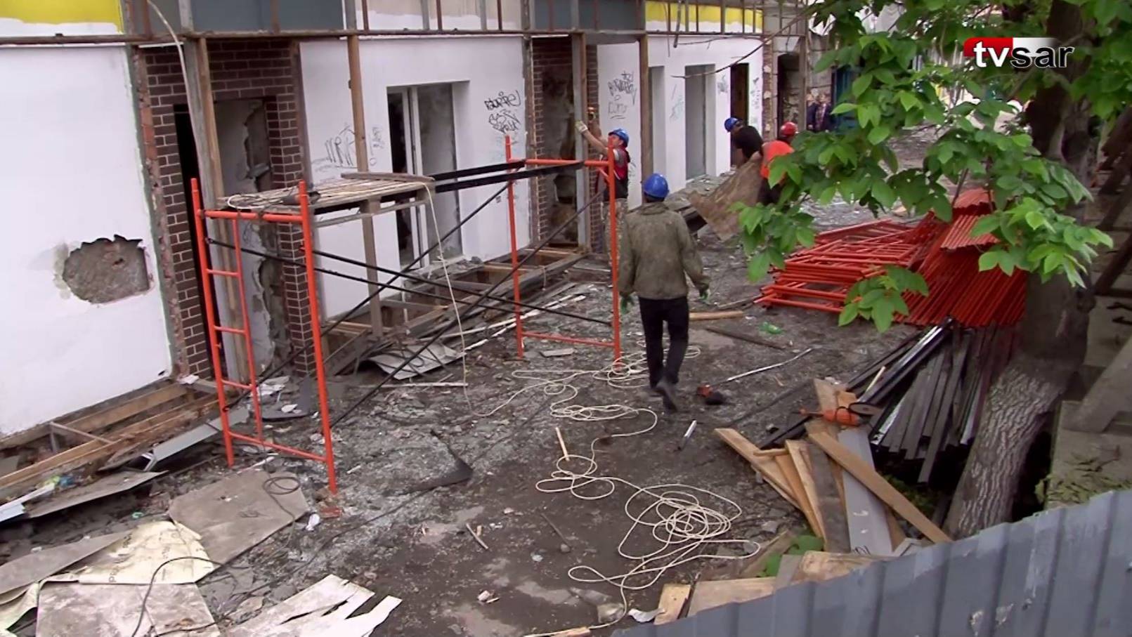 Руины "России" в Саратове начали готовить к реставрации смотреть онлайн