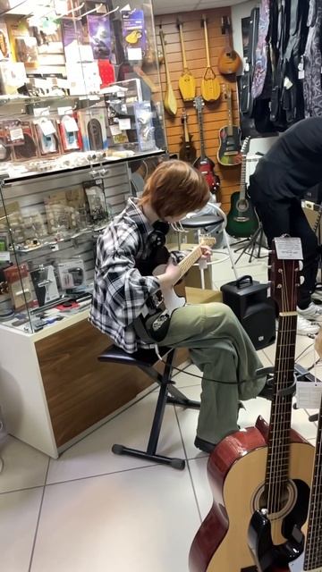 Выбор и покупка электрогитары плюс усилитель смотреть онлайн