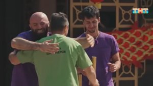 Вытянуть по одной золотой или цветной палке