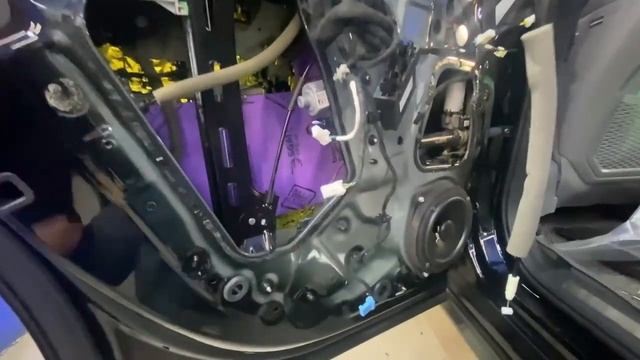 Zeekr 001 - Шумоизоляция дверей и замена штатной акустики смотреть онлайн