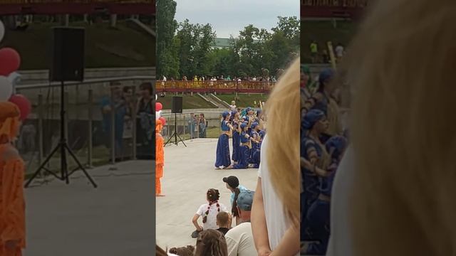 ещё один танец девочек