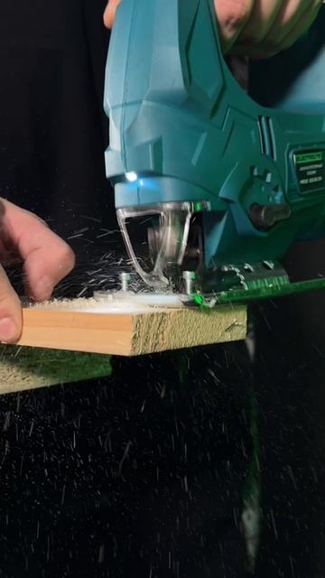 Аккумуляторный инструмент VS Электрический инструмен? смотреть онлайн