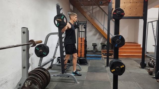 Приседания со штангой! Добро пожаловать в мир прокачк?