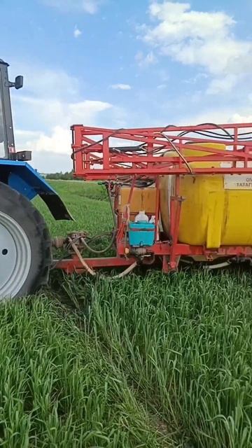 Мтз 82 с опрыскивателем смотреть онлайн