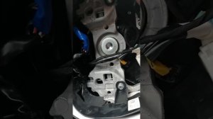 тоёта раф 4 .год.снять подушку безопасности водителя