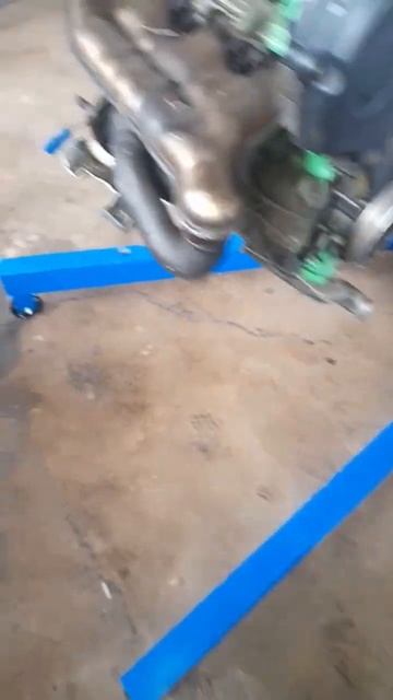 Приобрели помощника замены двигателя! #интересно #маш? смотреть онлайн