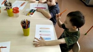 День цветных карандашей.