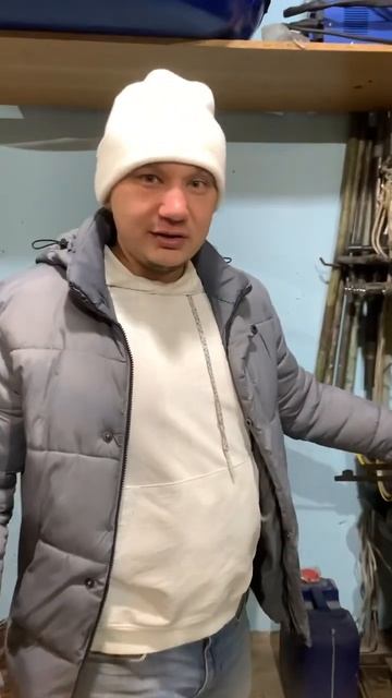 Пришли устраиваться на работу в прокат инструмента. Б смотреть онлайн