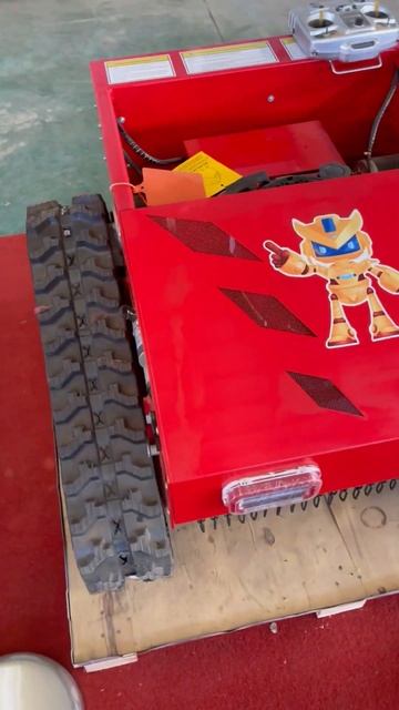 Гусеничный робот для террасы и газонокосилки смотреть онлайн