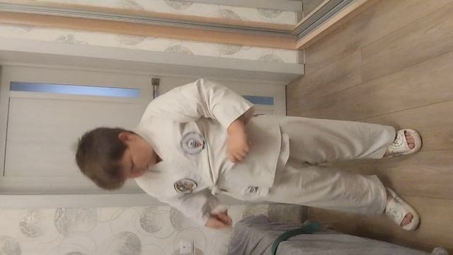 небольшое обучение можно сказать как завязывать курт смотреть онлайн