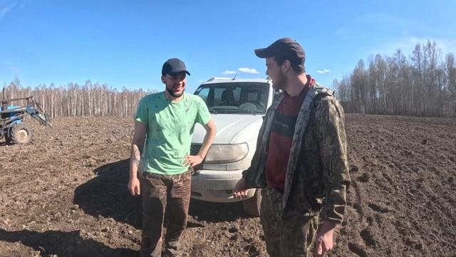 Закрытие влаги. Работа МТЗ-82 с зубовыми боронами. смотреть онлайн