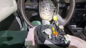 Как снять подушку безопасности на Ауди А4 В8!