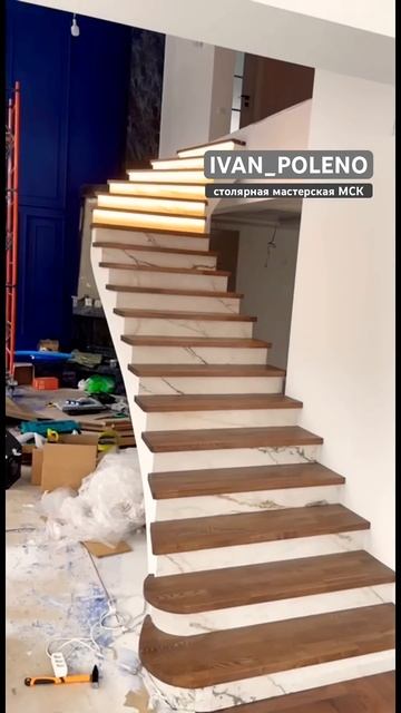 Ступени из твердых пород дерева с подсветкой. Тепло и ? смотреть онлайн