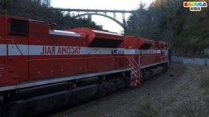 Учим цвета и поезда. Железнодорожный транспорт для де?