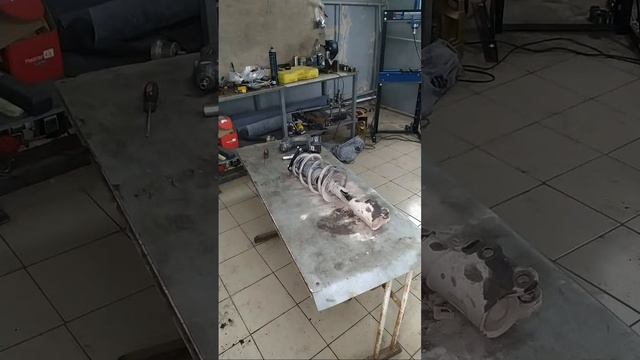 ((..Autoreali..)) в прямом эфире! Hyundai i35 замена опорных подуше? смотреть онлайн