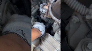 Снятие генератора на Opel Vectra C 1.8 2008 года.