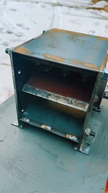 Подрібнювач гілок одновальний від ВВП трактора Р-50 Rezak смотреть онлайн