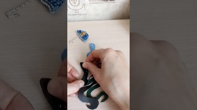 Как пришить булавку к брошке. смотреть онлайн