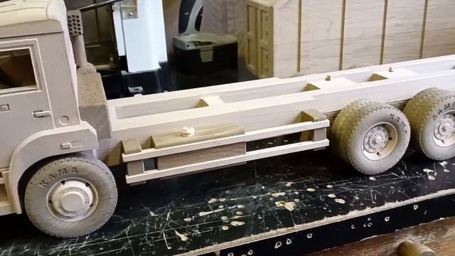 Модель КАМАЗа из дерева смотреть онлайн