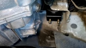 Замена левой опоры двигателя Geely CK 🇺🇦