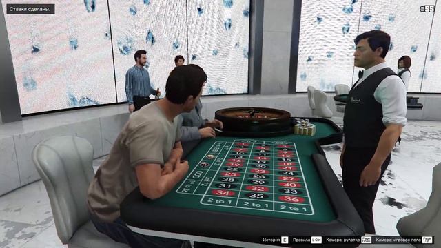 Два брата играют в ГТА5. Веселая игра за столом.