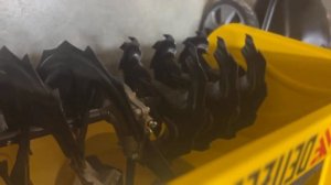 Самый большой Снегоуборщик Denzel на гусеничном ходу.