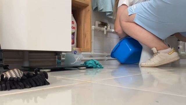 Весь день что-то чиню и мастерю 🙈/ Сломался унитаз 🚽/ смотреть онлайн