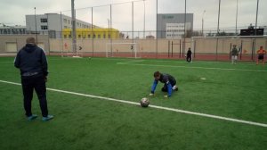 С КАЖДЫМ ГОЛОМ КОЛИЧЕСТВО ВРАТАРЕЙ В ВОРОТАХ УВЕЛИЧИВ