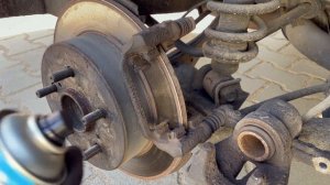 как я заменил тормозные колодки Toyota Avensis