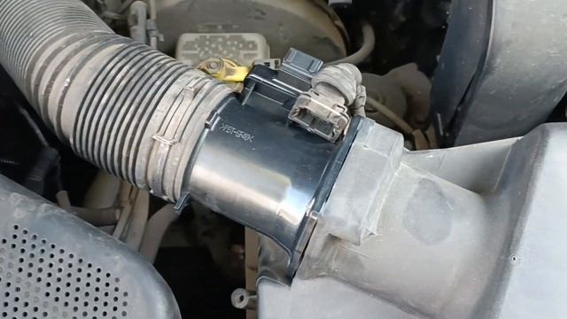 How to remove airflow sensor on Audi A3 8L/Как заменить ДМРВ на Audi A3 8L смотреть онлайн