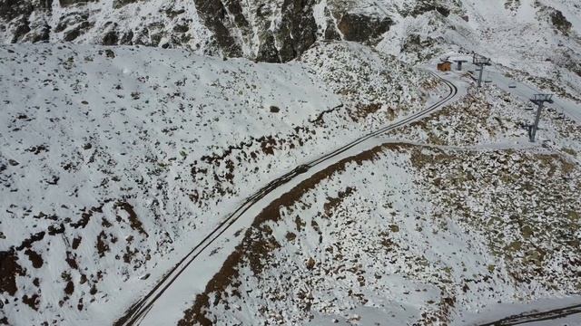 KTM 690 Enduro в снегу, горы Грузии, Тетнульди