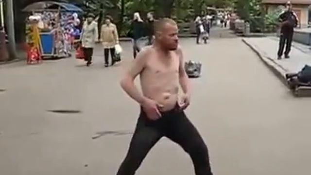 Бомж танцует!!!!!!!! смотреть онлайн