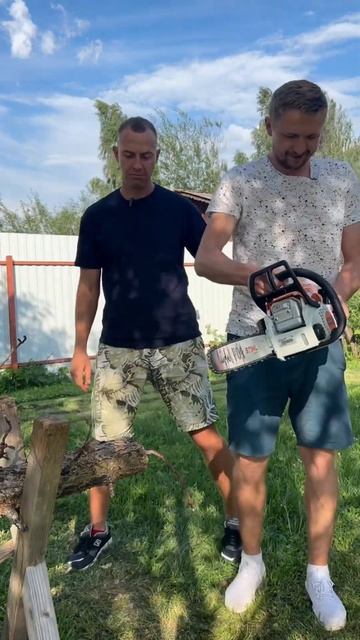 КАК ДВА ДУРАКА ПИЛИЛИ БЕНЗОПИЛОЙ STIHL #stihl #бензопила #см смотреть онлайн