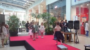 Дефиле юных моделей. Дети модели 21 века. Fashion children.