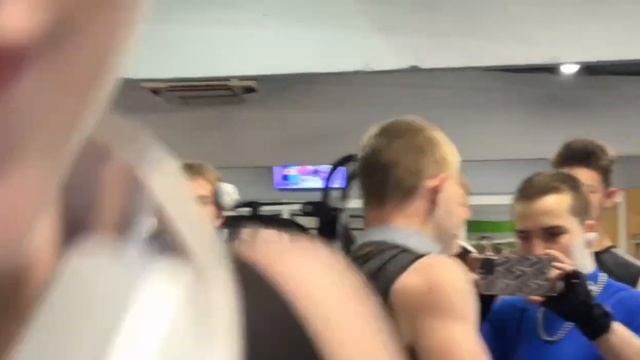 Масштабнейший влог | придавило штангой 150кг😱 смотреть онлайн