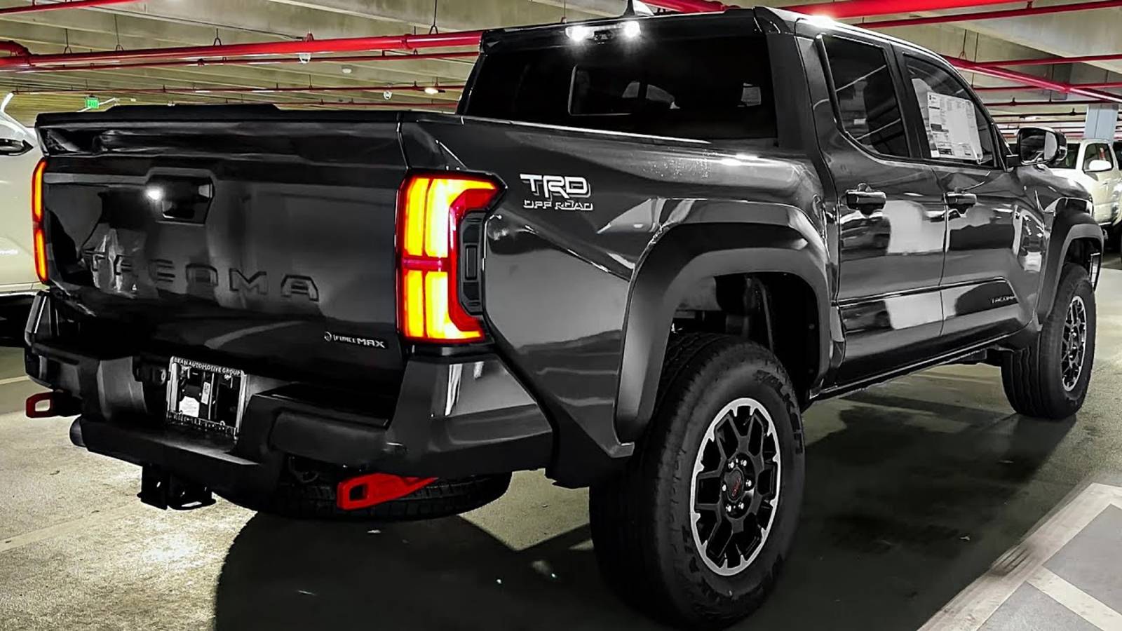 Обзор новой Toyota Tacoma 2025. Я такого не ожидал! смотреть онлайн