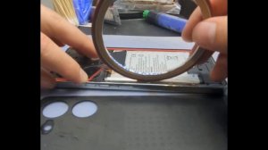 Как приклеить заднюю крышку смартфона с помощью скотч