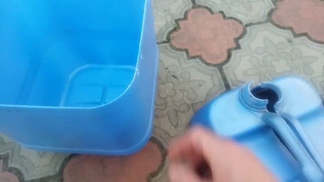 ЯЩИК ДЛЯ ИНСТРУМЕНТА ИЗ ПЛАСТИКОВОЙ КАНИСТРЫ смотреть онлайн