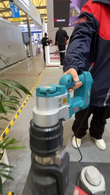 Мощный гайковерт смотреть онлайн